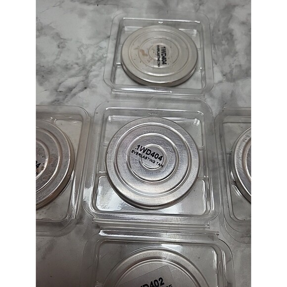 Palladio's Dual Wet and Dry Foundation Everlasting Tan-4 & Cypress Beige-1 - Picture 5 of 8